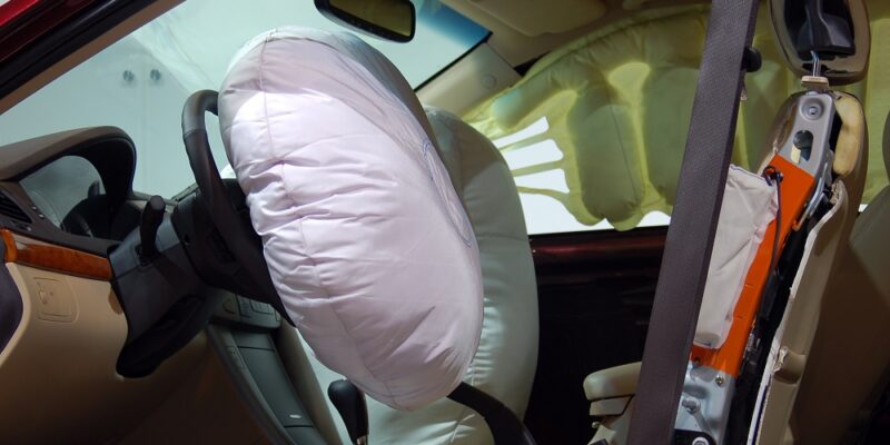 Airbag-ul-auto-ce-este-si-cum-functioneaza